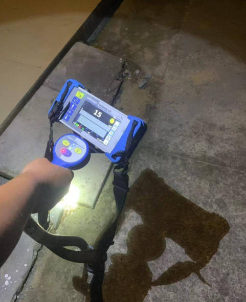 自来水管探漏现场图